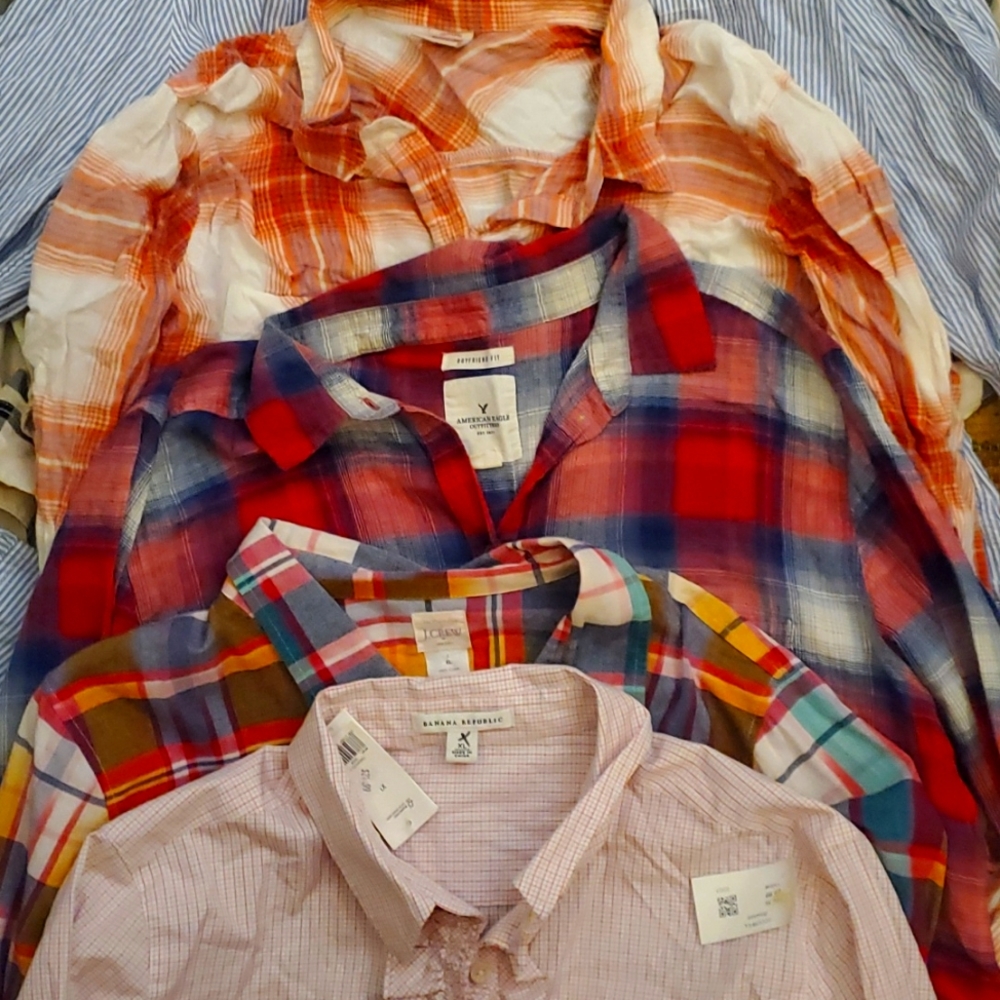 Bundle of 7 XL button down shirts/flannels. J.crew/ gap/ american eagle and more